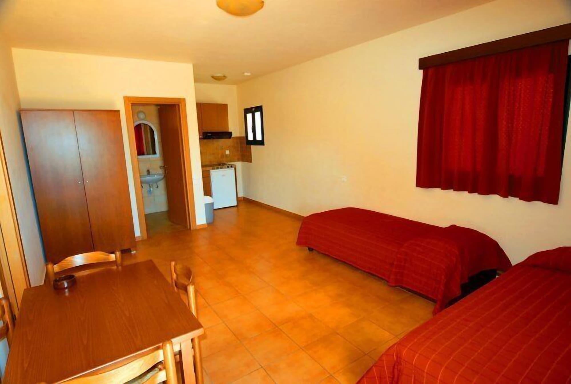 Dia Apartments 헐소니소스 외부 사진