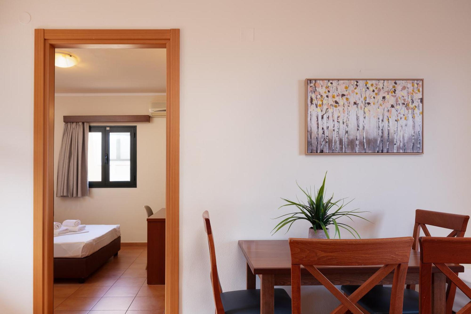 Dia Apartments 헐소니소스 외부 사진